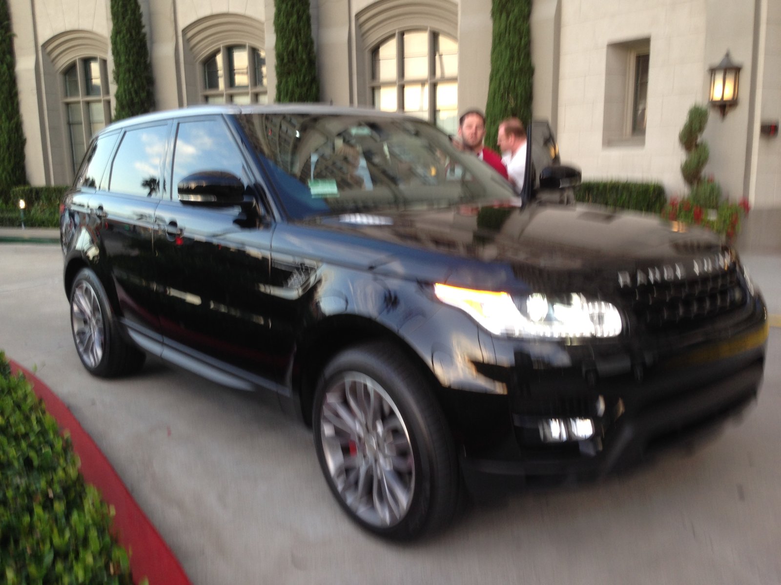 Range Rover Worldwide - Russia, Shanghai, LA & Dubai - camera operator hire London