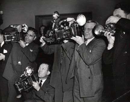 VINTAGE STILLS CAMERA HIRE 