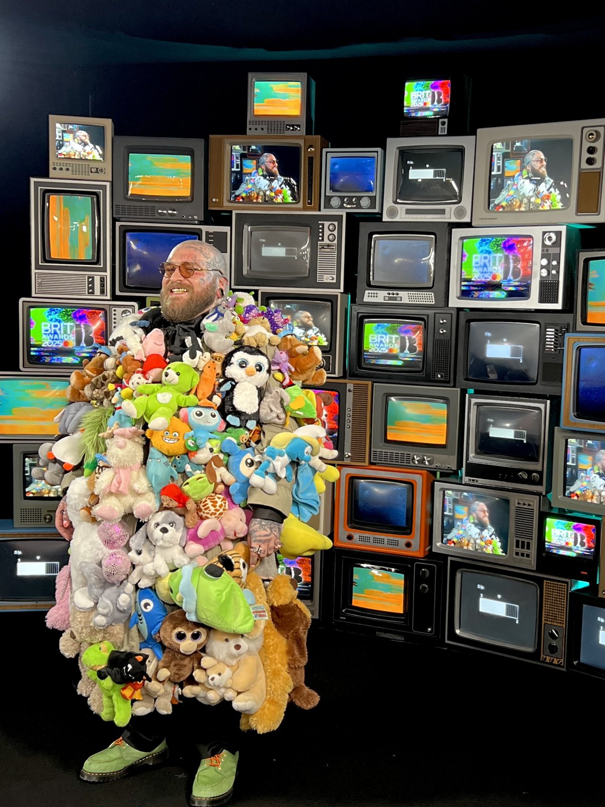 Vintage TV Hire - Retro TV Wall to Rent